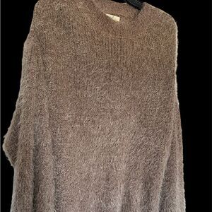 Easel sweater that is so‎ soft and fluffy!